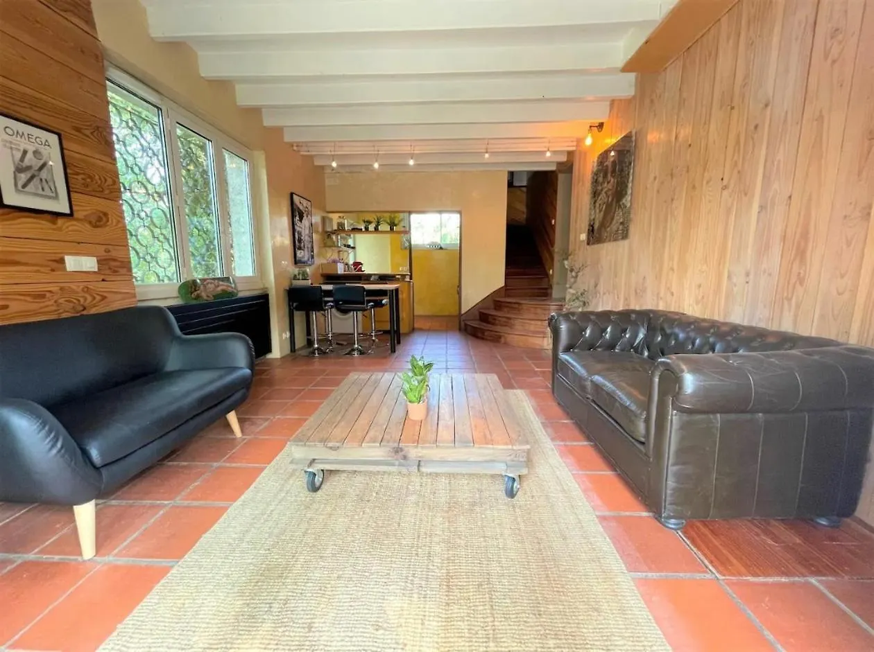 Logement A Toulouse Dans Un Ecrin De Verdure Hotel 0*,  France